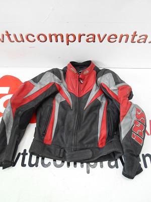 TCVTuCompravent's tweet image. Traje de moto completo IXS cuero rojo y negro. T48. 120€ tcvtucompraventa.com/motos/traje-de…