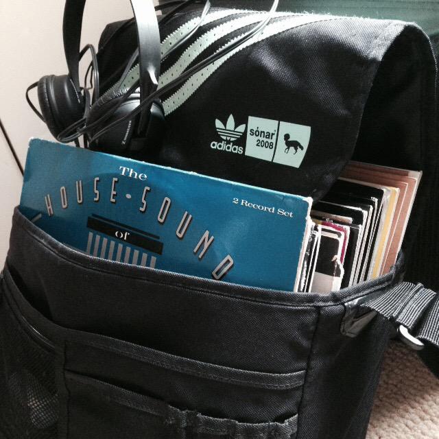 robinianporter's tweet image. Barcelona get ready. I even broke out the adidas/Sonar 2008 bag for this gig! #macarenaclub #funkdvoid #techno #house