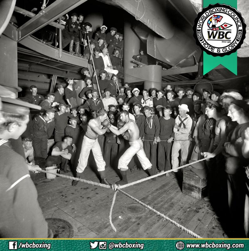 HISTORIC PICTURE

"A boxing match on board the USS Oregon in 1897 "

#WBC