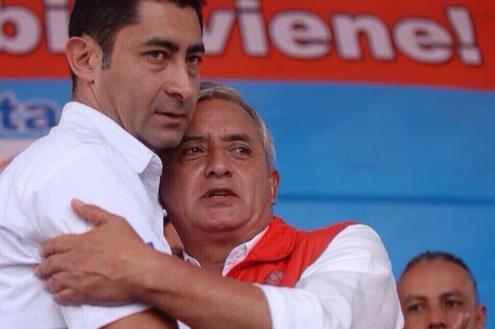 salguerovictor_'s tweet photo. Agarrame mijo ya vienen por mi. http://t.co/fL97EHmxxd