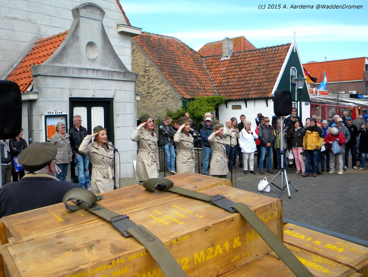 WaddenDromen's tweet photo. Ook een muzikale omlijsting met nummers uit die tijd horen bij #Bevrijdingsdag #Texel http://t.co/e7tWW1lEN2
