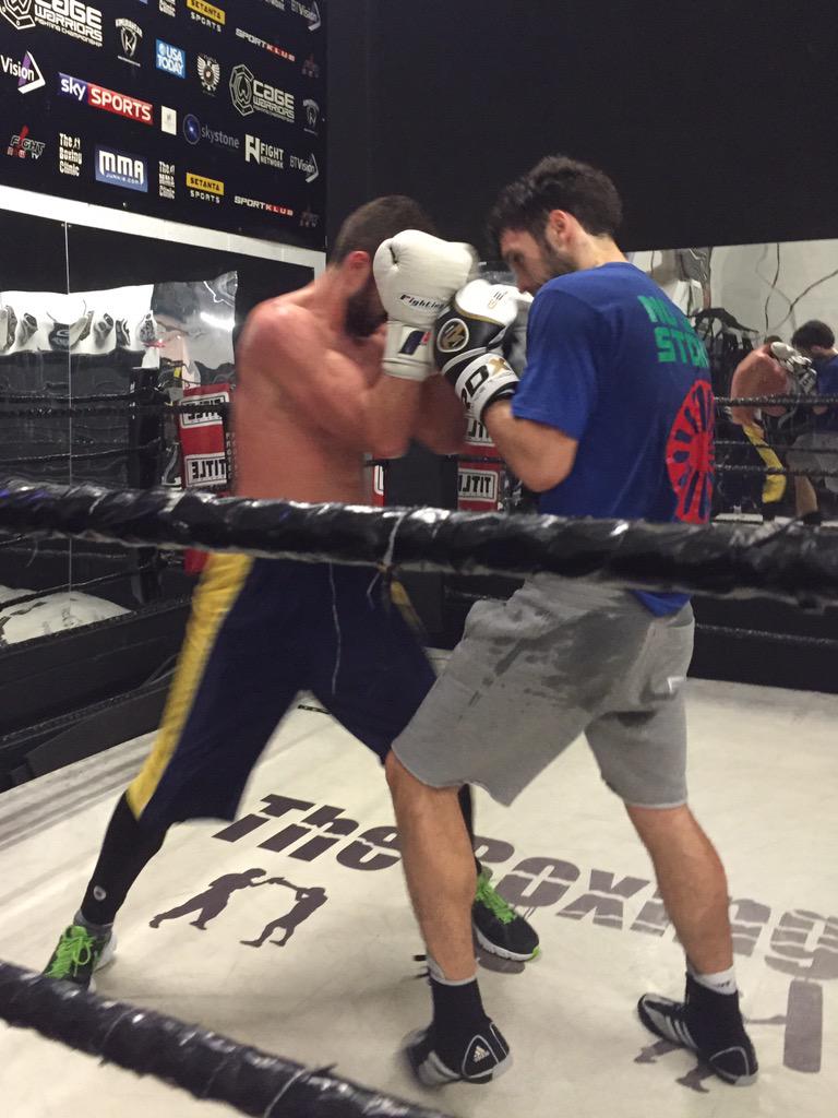 TandyBoxing's tweet photo. Great drills session with @Dzindo_Boxing and @samnojokestokes working well together @AdamBrearley1 @RingtoneBoxing http://t.co/mR4kdyHWlB