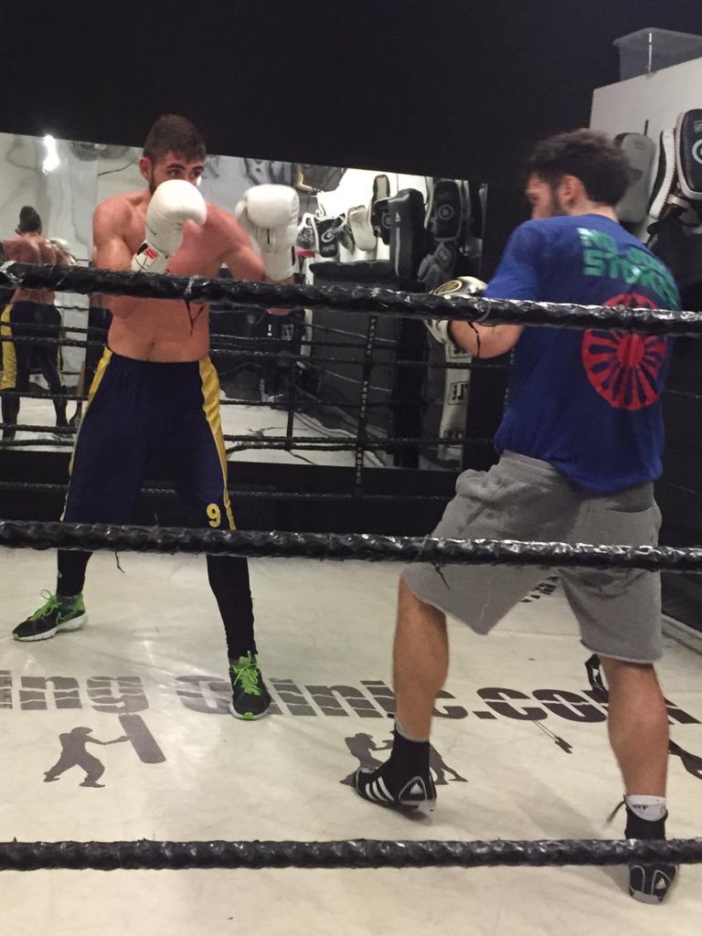 TandyBoxing's tweet photo. Great drills session with @Dzindo_Boxing and @samnojokestokes working well together @AdamBrearley1 @RingtoneBoxing http://t.co/mR4kdyHWlB