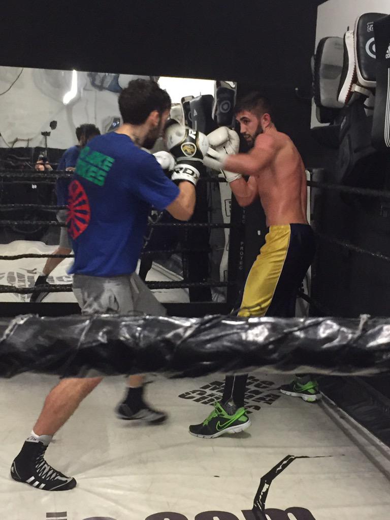 TandyBoxing's tweet photo. Great drills session with @Dzindo_Boxing and @samnojokestokes working well together @AdamBrearley1 @RingtoneBoxing http://t.co/mR4kdyHWlB