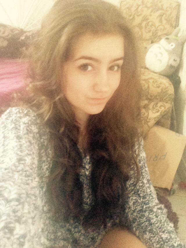 TheColquhounage's tweet photo. Determined! Come @ me Biology Exam👊@FreshCAMHS #Mymoodselfie @danlfc95 @ThatEmmaRose @GaIaxyyDefender @L_Dunbavin03 http://t.co/QNWQrrFqaq