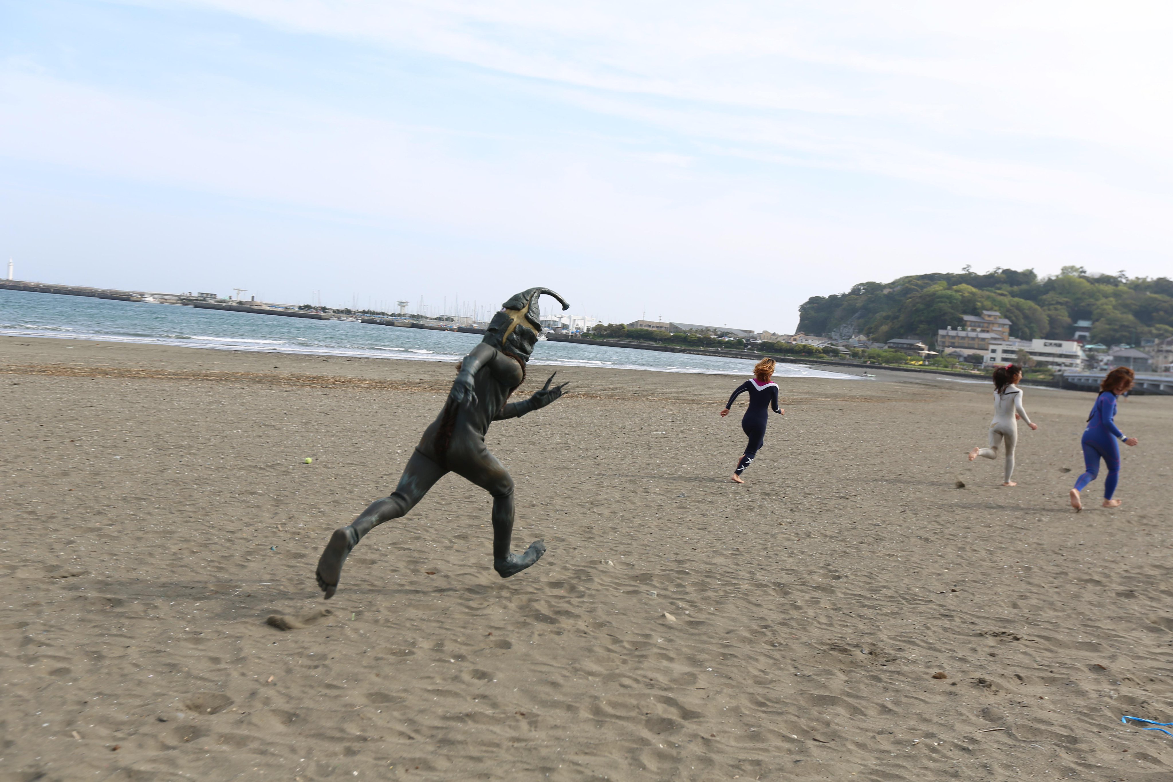 ウルトラ怪獣散歩 公式 Twitterissa いよいよ地上波版ウルトラ怪獣散歩まであと二時間あまり 寝ちゃったら夢までケムール人が追いかけてきますよ ウルトラ怪獣散歩 でも仕事も学校も大事 だから一旦寝て２時に起き Http T Co Ckj7lowfz5 Twitter