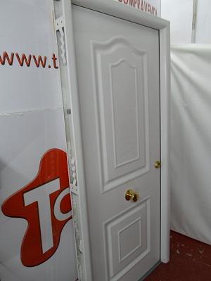 TCVTuCompravent's tweet image. Puerta de entrada metalica lacada blanca. 450€ tcvtucompraventa.com/mobiliario-hog…