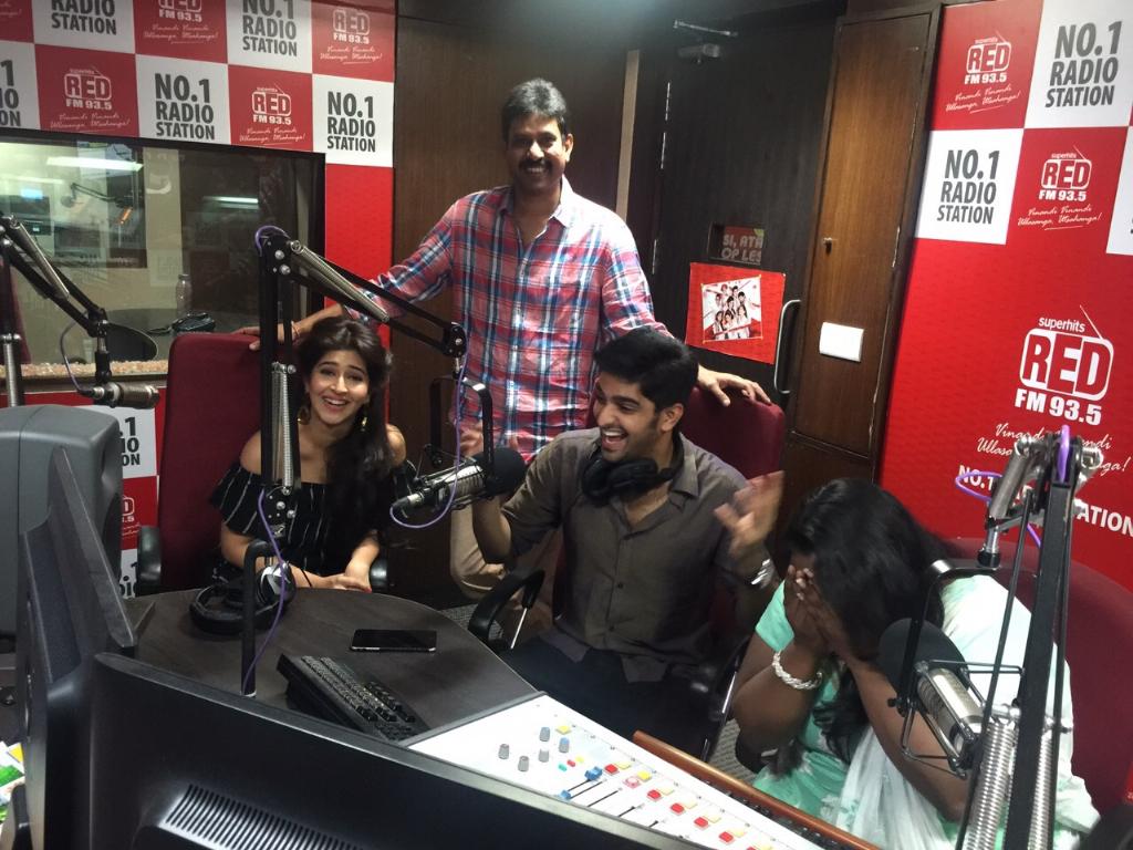 filmsyogi's tweet photo. At red fm @mahathi_sagar @ActorShaurya @BSonarika #jadoogadu promotions http://t.co/5Uz4Vpb0Xk