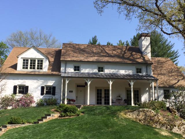 ShorelinePaint's tweet photo. Preserve your #cedar #roof, Make Us Your cedar roof #specialists! Look at this cedar roof we just finished! http://t.co/skTDyJnY8N