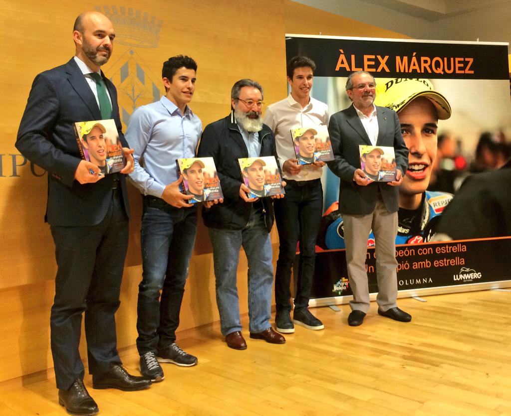 marcmarquez93's tweet photo. En la presentación del libro de @alexmarquez23 , con ganas de leerlo todooo :) / At the presentation of Alex's book!! http://t.co/hJ41O7uiah