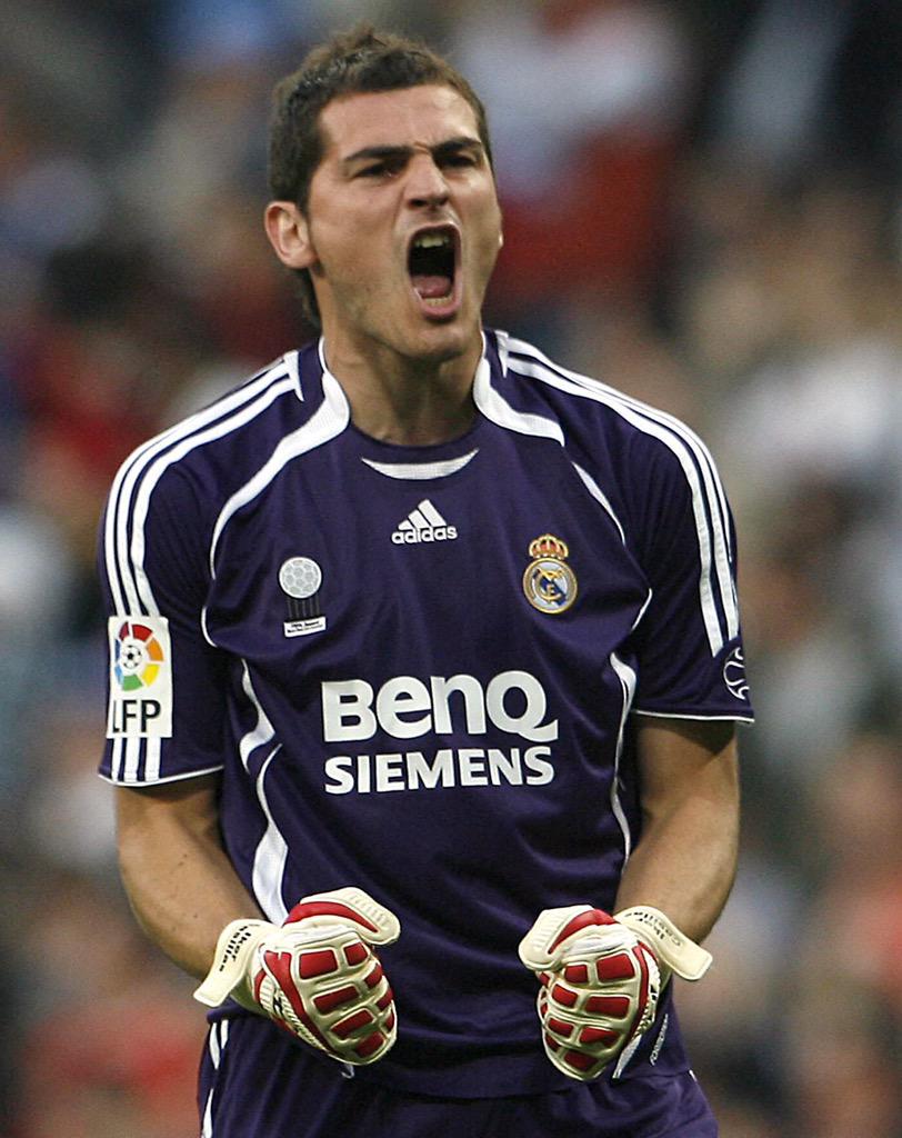 MI_PALEMBANG's tweet photo. Iker di Real Madrid:
3 UCL
5 Liga 
2 Copa Del Rey
4 Spanish Super Cup
1 CWC
2 Intercontinental Cup
2 UEFA Super Cup http://t.co/lrDnXbZmEq