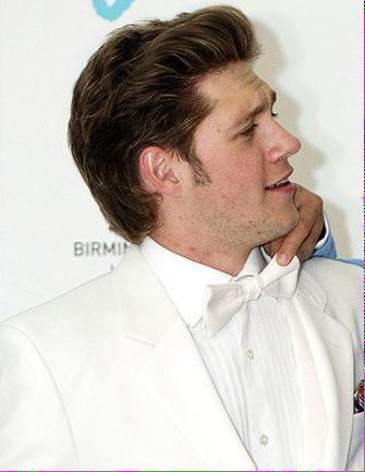 DirectionersCYP's tweet image. Niall just does this thing were he just...like...sex 😍😏 -Roxy