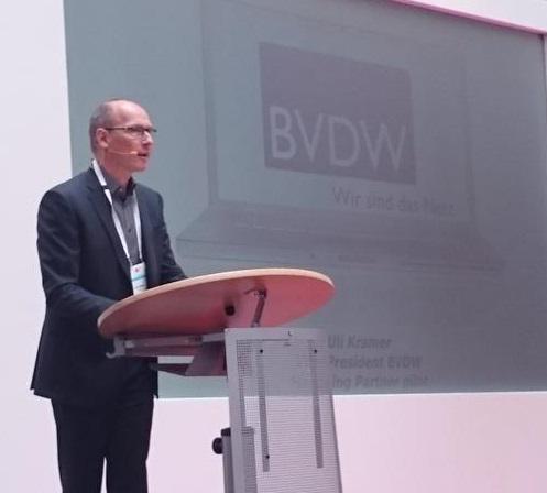 pilot_agentur's tweet image. &quot;Challenges for the industry&quot;: Uli Kramer hält als @BVDW Vizepräsident die Keynote der #interact2015 vom @IABEurope.