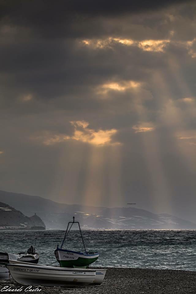 viveandalucia's tweet photo. +1 MT @turgranada: Castell de Ferro! Amaneceres con alma en nuestra #CostaTropical! #Granada. Foto Eduardo Castro http://t.co/0no2fO104H
