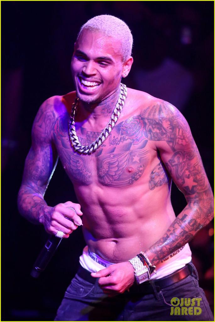 HAPPY BIRTHDAY STEF!!!! I lost all of our pics so here\s a picture of Chris Brown with no shirt on      