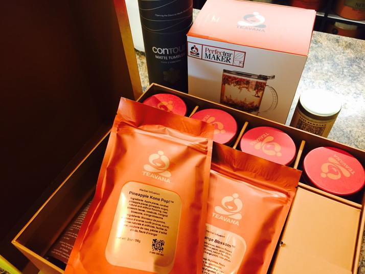 naoko_san1's tweet photo. Thank you gifts for year end to teachers and friends iced tea galore! @TEAVANA #teavanatime http://t.co/LPFDemJqhq