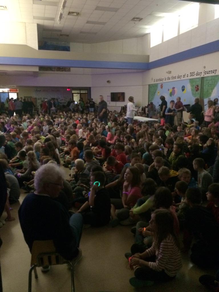 Erickson4York's tweet photo. Students are pumped #idol15 @YESDukePride http://t.co/oPwltS7KVr