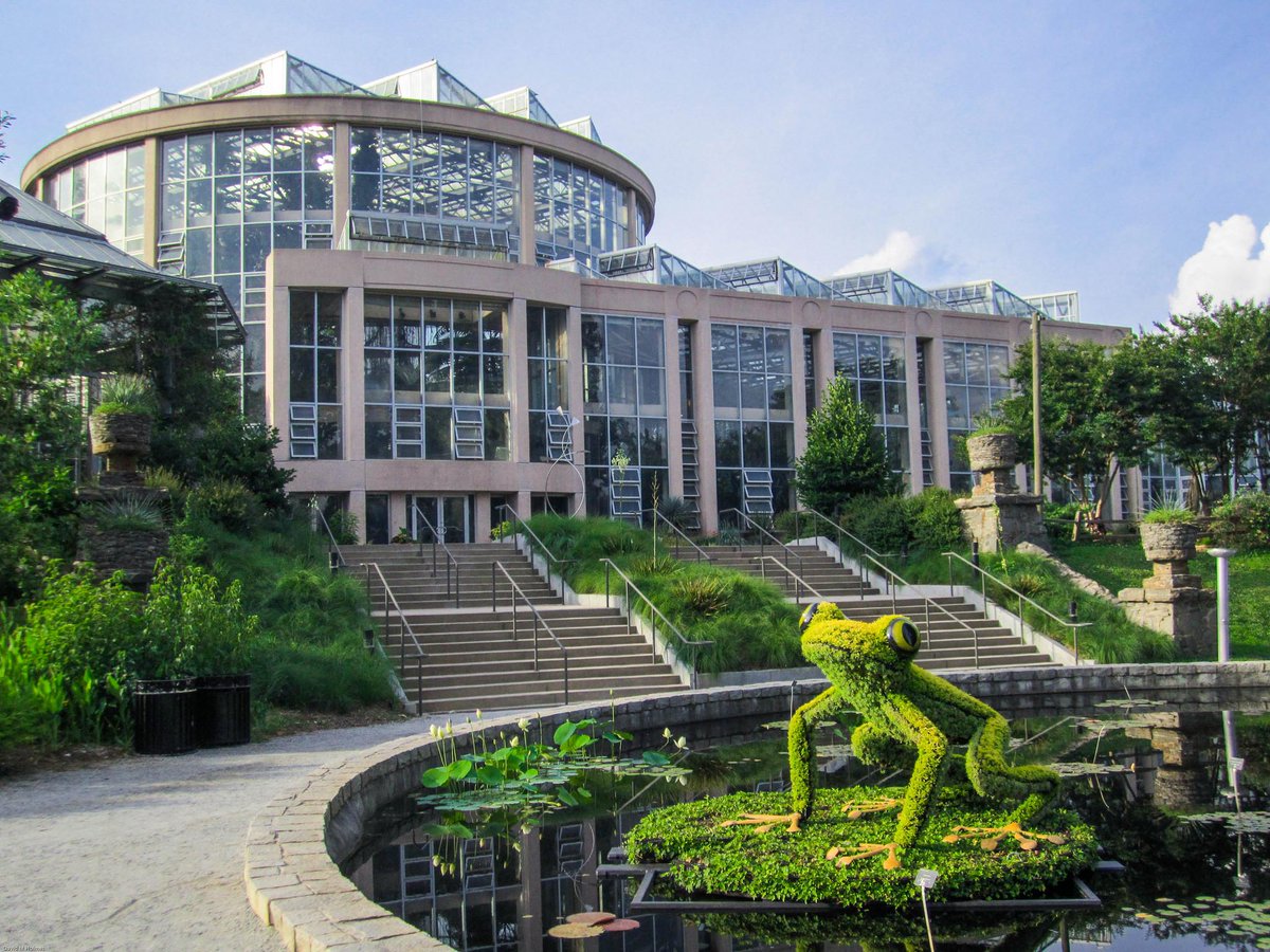 ThrillistATL's tweet photo. The 16 Best Summertime Date Spots in Atlanta: http://t.co/iOUPvISlyp http://t.co/fjtMRAd8WI