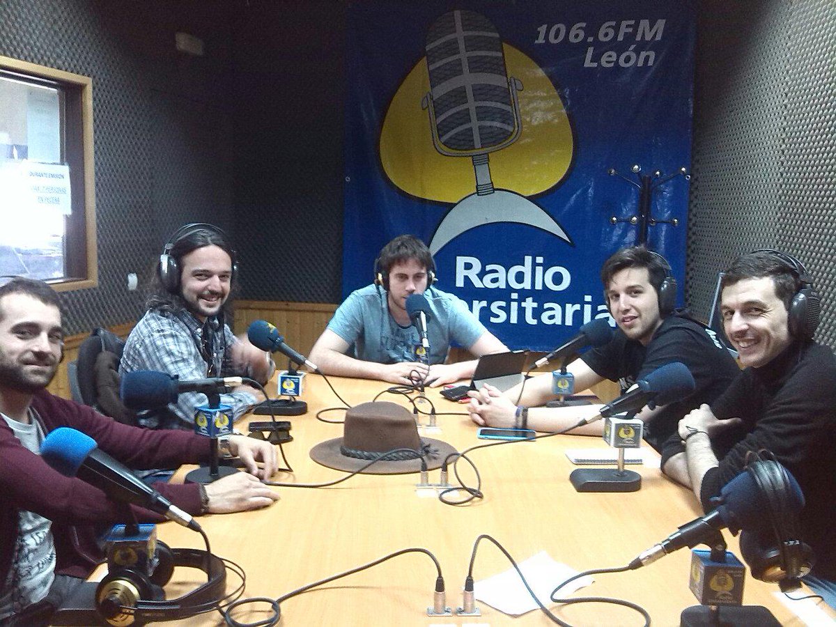 RadioUnileon's tweet photo. Y otra vez llenazo en @ridersfm, espero que nos estéis escuchando, que si nooooooo http://t.co/WfPeYHzCHA