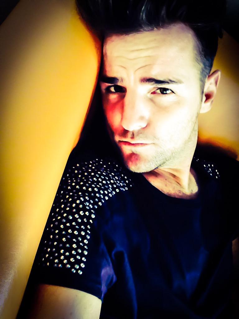 LorenzoBosio1's tweet image. Let's have a break ! #Orangesofà
#me
#PPV8
#thePridesideofsummer