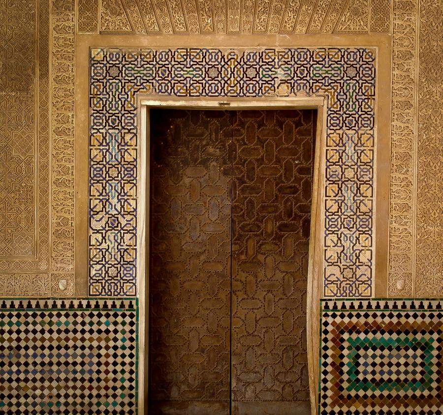 viveandalucia's tweet photo. :) RT @AVERROES08: Like a miracle. Unique and unforgettable #Alhambra in #Granada is pure harmony of colors http://t.co/EHBthtIXrw