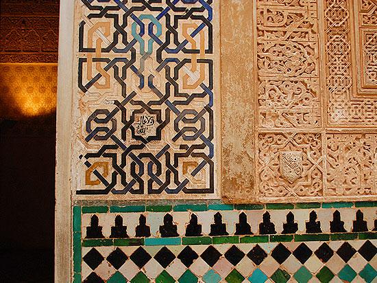 viveandalucia's tweet photo. :) RT @AVERROES08: Like a miracle. Unique and unforgettable #Alhambra in #Granada is pure harmony of colors http://t.co/EHBthtIXrw