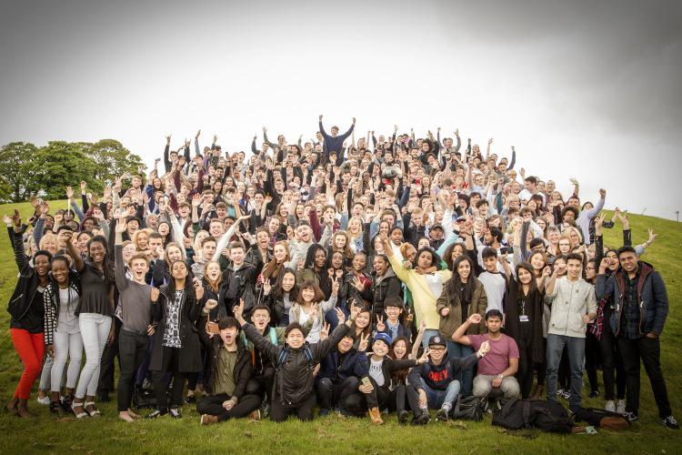 BilboPrincipal's tweet photo. Yr 13 leavers @BilboroughCol, grey clouds couldn't dampen your enthusiasm. We wish you all well for exams and beyond http://t.co/rej66DVXm6