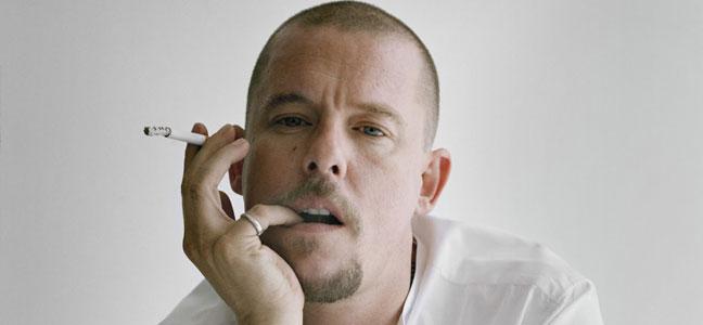 GossipStoryGr's tweet image. Σάλος στο παγκόσμιο jet set: H αδερφή του Alex...  #alexandermcqueen #aderfi #viasmos #syzygos verysorry.gr/salos-sto-pagk…