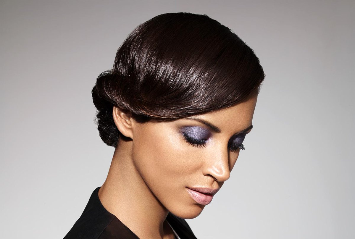 LaborderieEve's tweet photo. Une école de coiffure rien que pour les cheveux bouclés, frisés, afro ? C'est l'Ecole de Paris http://t.co/7CCb69QB6c http://t.co/6qpzMwjs47