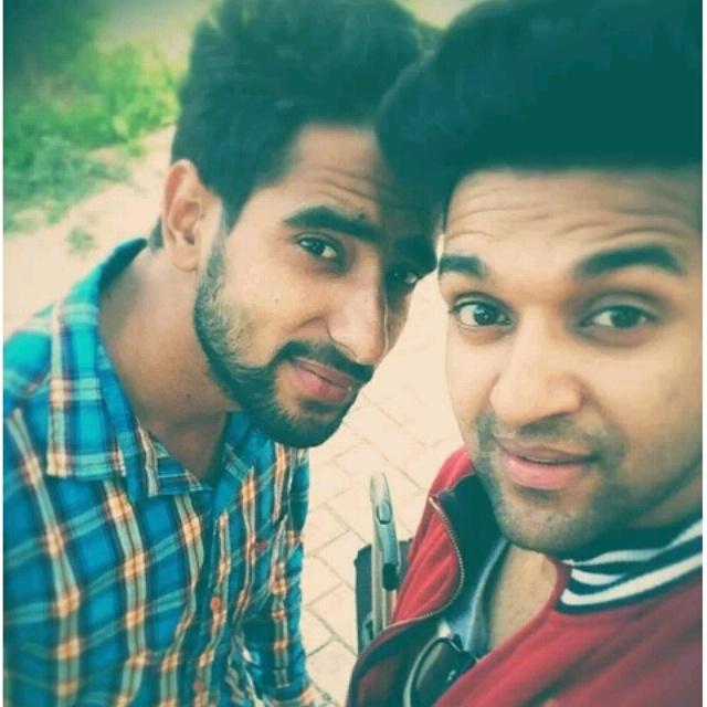sukhbeerrandha1's tweet photo. With GURU Paji http://t.co/tBzBOF6XkY