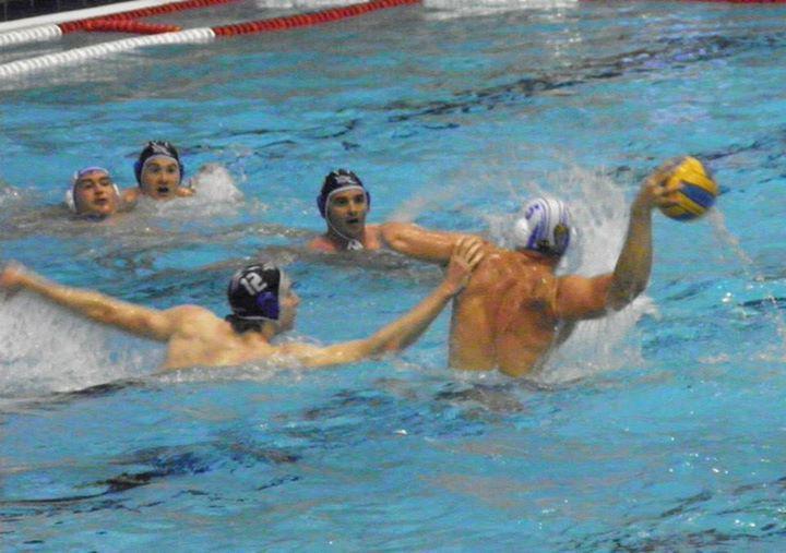 catanialvertice's tweet photo. #PallanuotoMaschile A2 PLAY-OUT: LA FAMILA MURI ANTICHI STECCA GARA-1 CONTRO ARENZANO

Arriva la doccia fredda per … http://t.co/XQmY0sJ66s