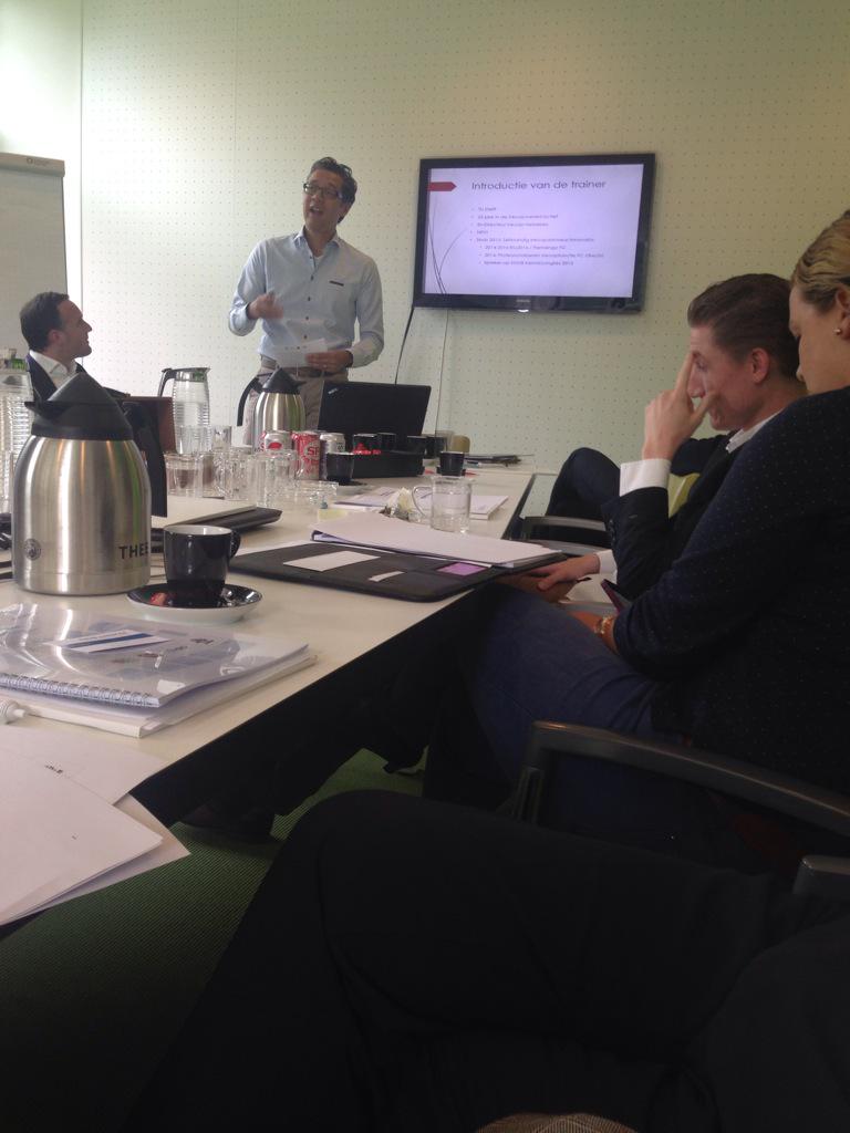 pvoorbach's tweet photo. Namens @VVIJV #technischmanagement bij @KNVBExpertise bezocht. Met oa #contracten en #inkoopmanagement #waardevol http://t.co/ejjgst00qy
