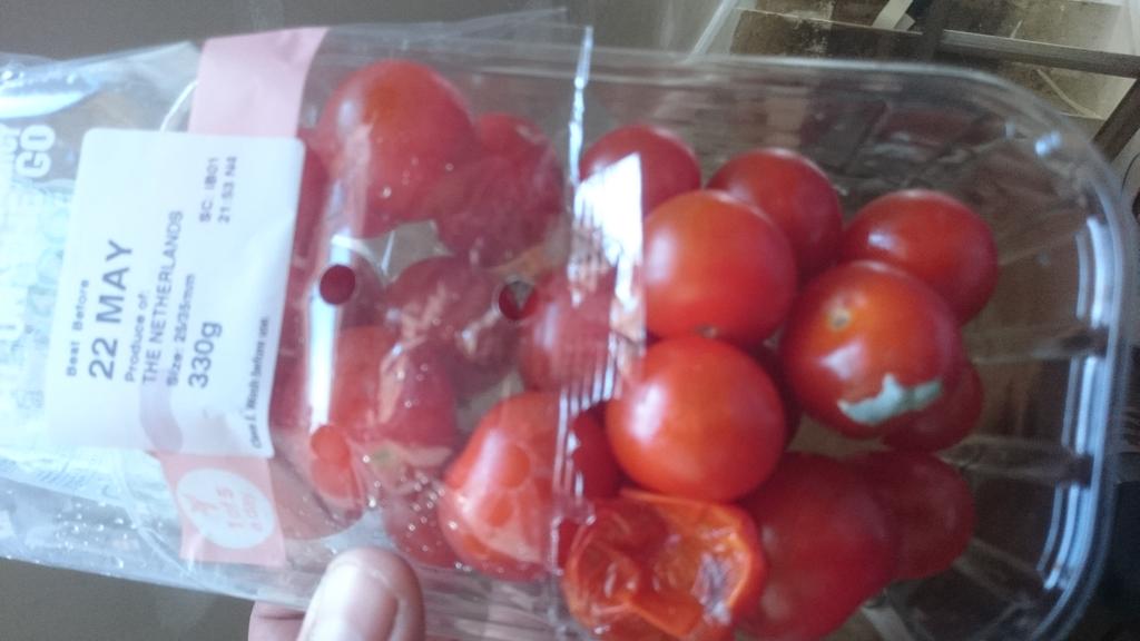 lee198313's tweet photo. @Tesco bought these today, just opened them as my little boy wants some and now he can't!! http://t.co/u28riV5J6U