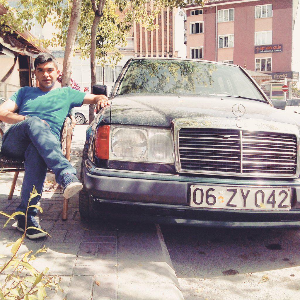 ozuluyol42's tweet photo. Uzuuuun bir aradan sonra. 😜 #MercedesBenz #benz #mercedes #W124 #amg #200e #200d #konya #Turkey #classiccars #cars http://t.co/LT4ugRpqaa