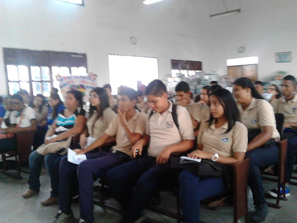 OBE_Monagas's tweet photo. Asamblea Estudiantil en #Maturin. Rumbo al Congreso Nacional OBE. #TodosSomosOBE @NicolasMaduro http://t.co/c2tecRPoP9