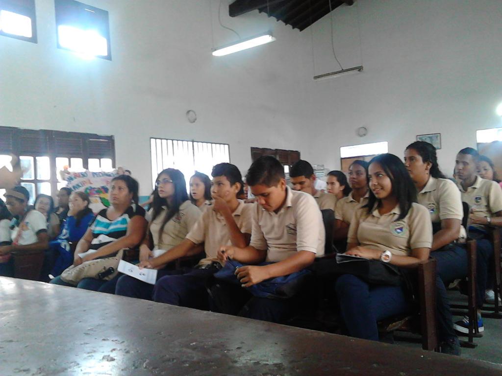 OBE_Monagas's tweet photo. Asamblea Estudiantil en #Maturin. Rumbo al Congreso Nacional OBE. #TodosSomosOBE @NicolasMaduro http://t.co/c2tecRPoP9