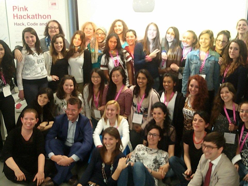 CodemotionIT's tweet photo. Ragazze + giuria al #pinkhackathon #NuvolaRosa di @msdev_ita al @Polihub http://t.co/sGIjjjOSGl