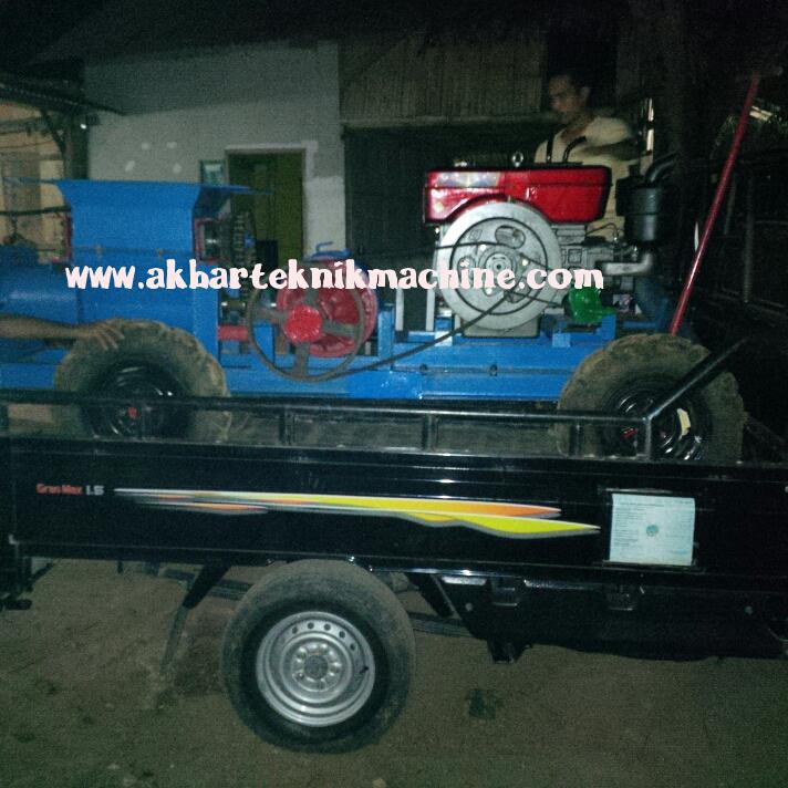 akbarteknik's tweet photo. OTW @KabJember "Delivered Type 6 MASH" #MesimCetakBataMerah #MesinCetakBaata #MesinBataMerah #MesinBata #BrickMachine http://t.co/OJh7maAMoS