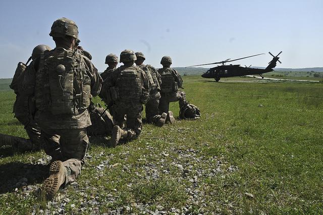 Российские пограничники открыли огонь по авто, выезжающему с территории Украины - Цензор.НЕТ 350