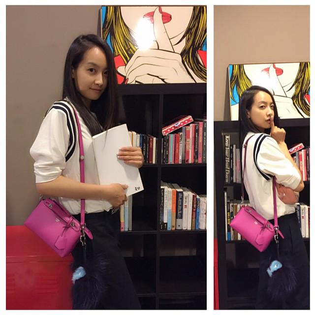 fxsnaps's tweet photo. [VICTORIA INSTAGRAM] victoria02_02: #옥코디사무실 에서 대본 발견-
#Fendi#MiniByTheWay#Fend... http://t.co/x0jXP62ocr #kpopsnaps http://t.co/JUgQ3UsdBy