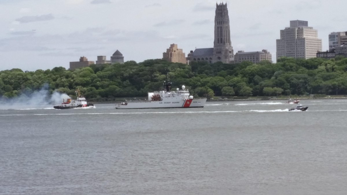 FitnessFactoryE's tweet photo. #FleetWeek join us for a workout and enjoy the parade of ships on the Hudson at the Fitness Factory @FitnessFactoryE http://t.co/4r8gTa68kf