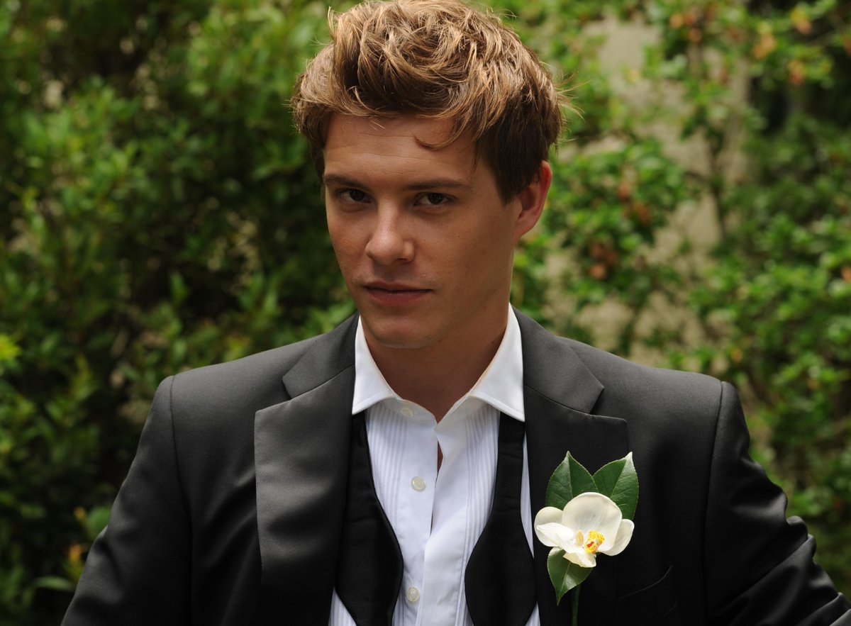CULTMagazineAU's tweet photo. @BelvoirSt has just announced Xavier Samuel will join Andrea Demetriades in 'The Dog/The Cat' http://t.co/cZKJlRUwFk http://t.co/gchfKmyUMr