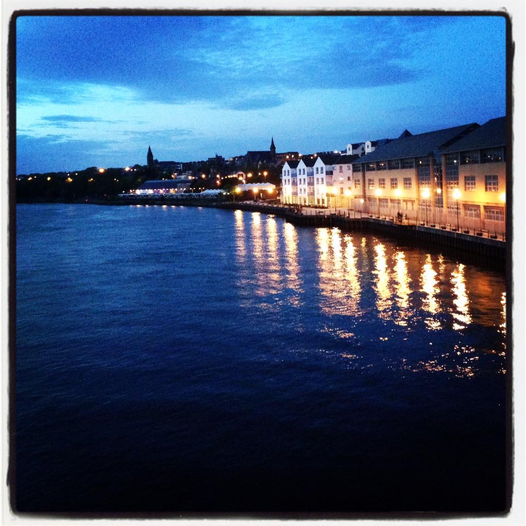 DerryDMS's tweet image. We are based in #Derry and this is the view of the River Foyle at dusk this evening. #foyle #derrycity