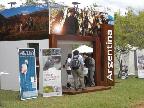 DesTurArg's tweet image. El #PROFODE Iberá promocionando la #observaciondeaves junto a @minturprom @ParquesOficial @AvesArgentinas