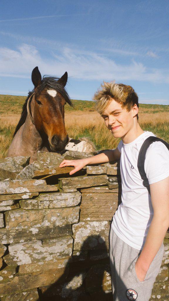 Jamiebibby78's tweet photo. Few pics with @ReeceBibby  😀 http://t.co/bE3MM0E6t5