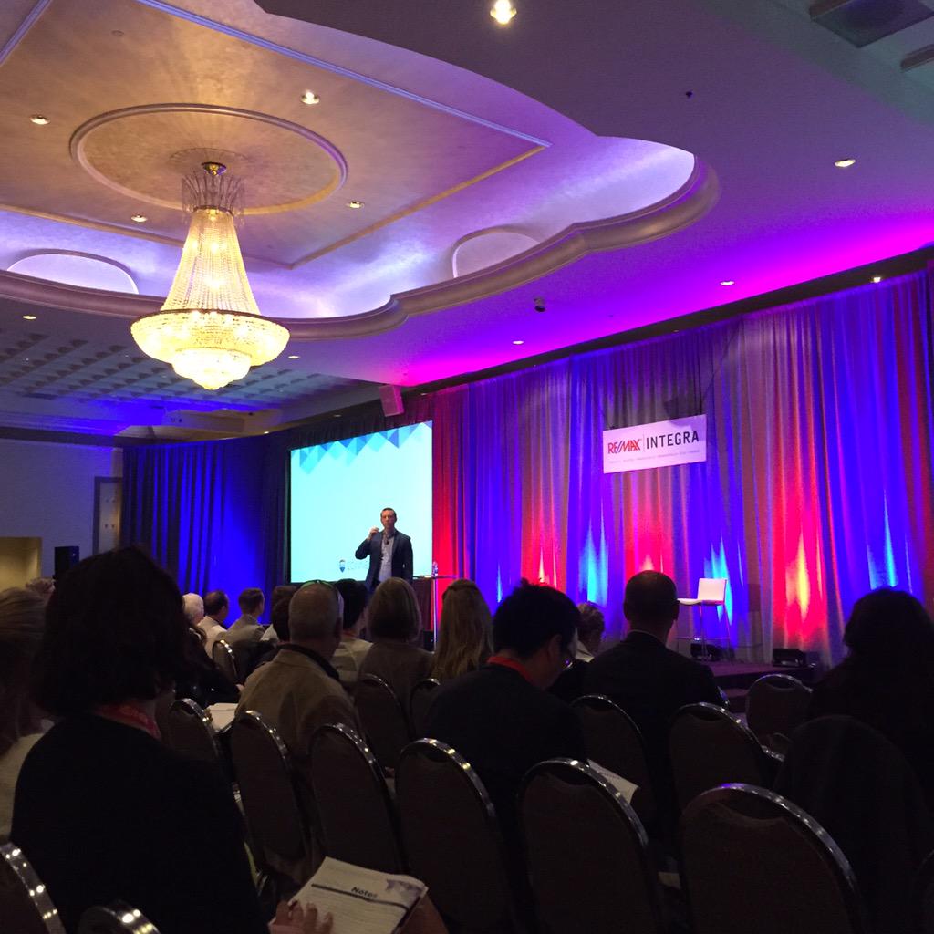 Glad to be at <a href="/REMAXoa/">RE/MAX INTEGRA, OA</a> connect in #Mississauga &amp; listening <a href="/TyBennett/">Ty Bennett</a> #remax #realtor #realestate #investinpeople