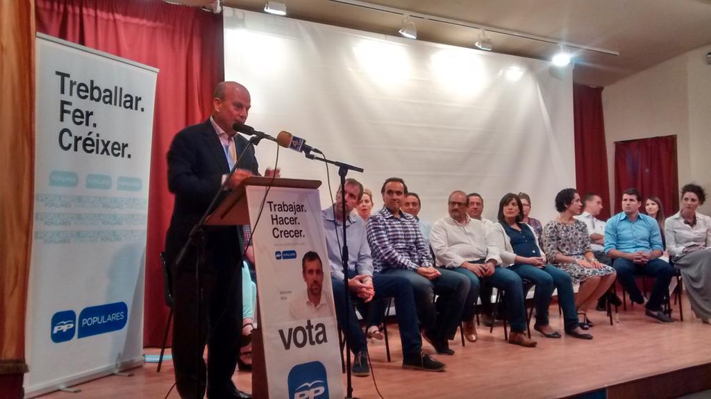 chimo_rios's tweet photo. Con el equipo @gva_economia escuchando propuestas empleo @mhbuch en @PPMoncofa @wencesalos  #TrabajarHacerCreer http://t.co/943S5BV2jb