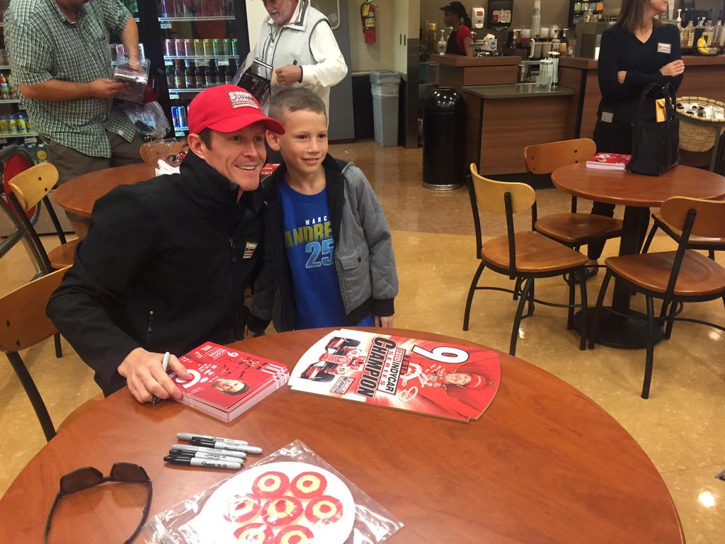 CGRindycar's tweet photo. It's a team effort! @scottdixon9 @Target Eagle Creek! #TeamTarget #Indy500 http://t.co/xn7hYOiaag