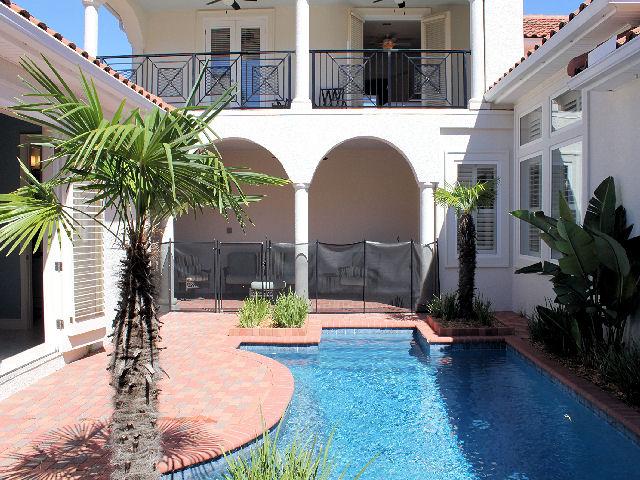 destin_days's tweet photo. Our 5 bedroom, 4.5 bathroom LUXURY home is perfect for your next #destin vacation! http://t.co/sF3kI6Rw7F #vacation http://t.co/KzU6aQd38Y