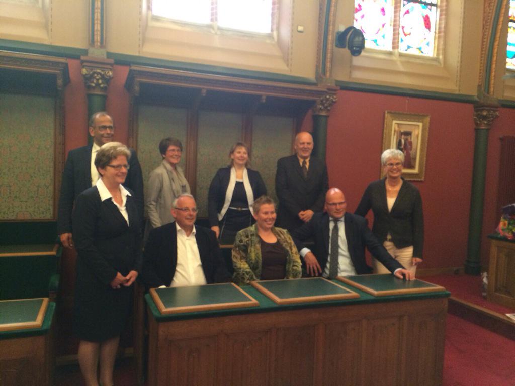 Sanderderouwe's tweet photo. Nieuwe Friese CDA Statenfractie olv @johantjalsma compleet. En.... met voor het eerst meer vrouwen dan mannen! Trots! http://t.co/WDYJSj2Ug6